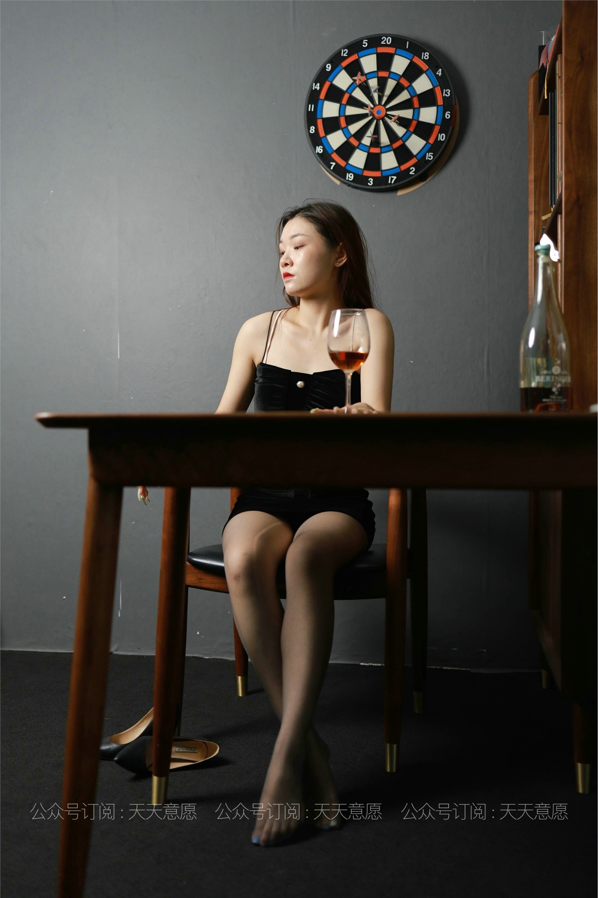 IESS异思趣向  2021.06.25 丝享家843：可可《黑丝吊带裙》